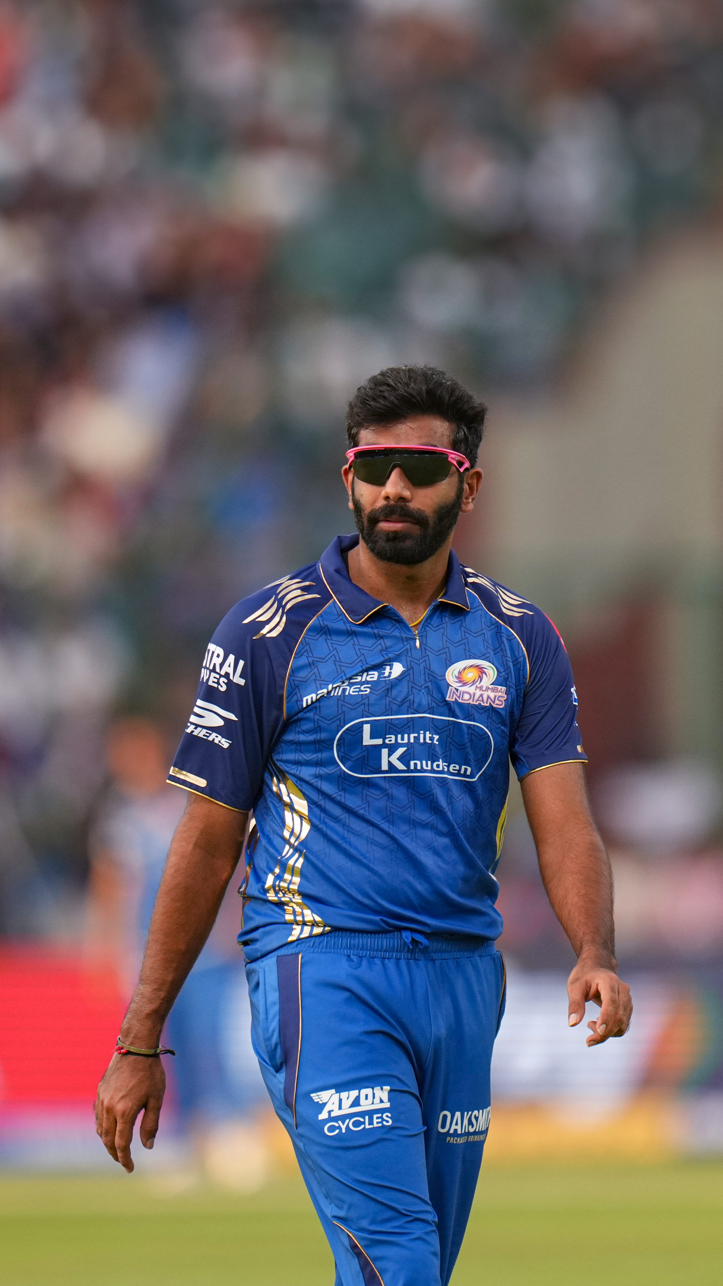 0 wickets so far! Bumrah hunts first scalp vs RCB