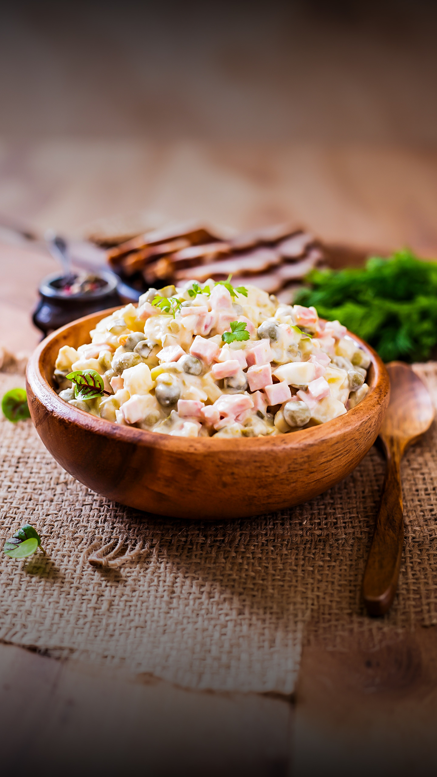 Os cozinheiros bascos concordam: “O grande erro ao fazer salada russa é deixar um pouco do óleo do atum na mistura e não fazer maionese caseira.”