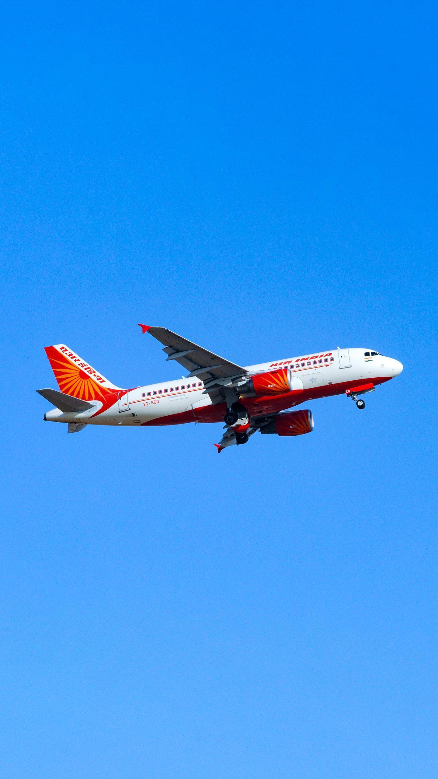 Bagdogra-Delhi flight makes emergency landing in Lucknow after mid-air smoke alert