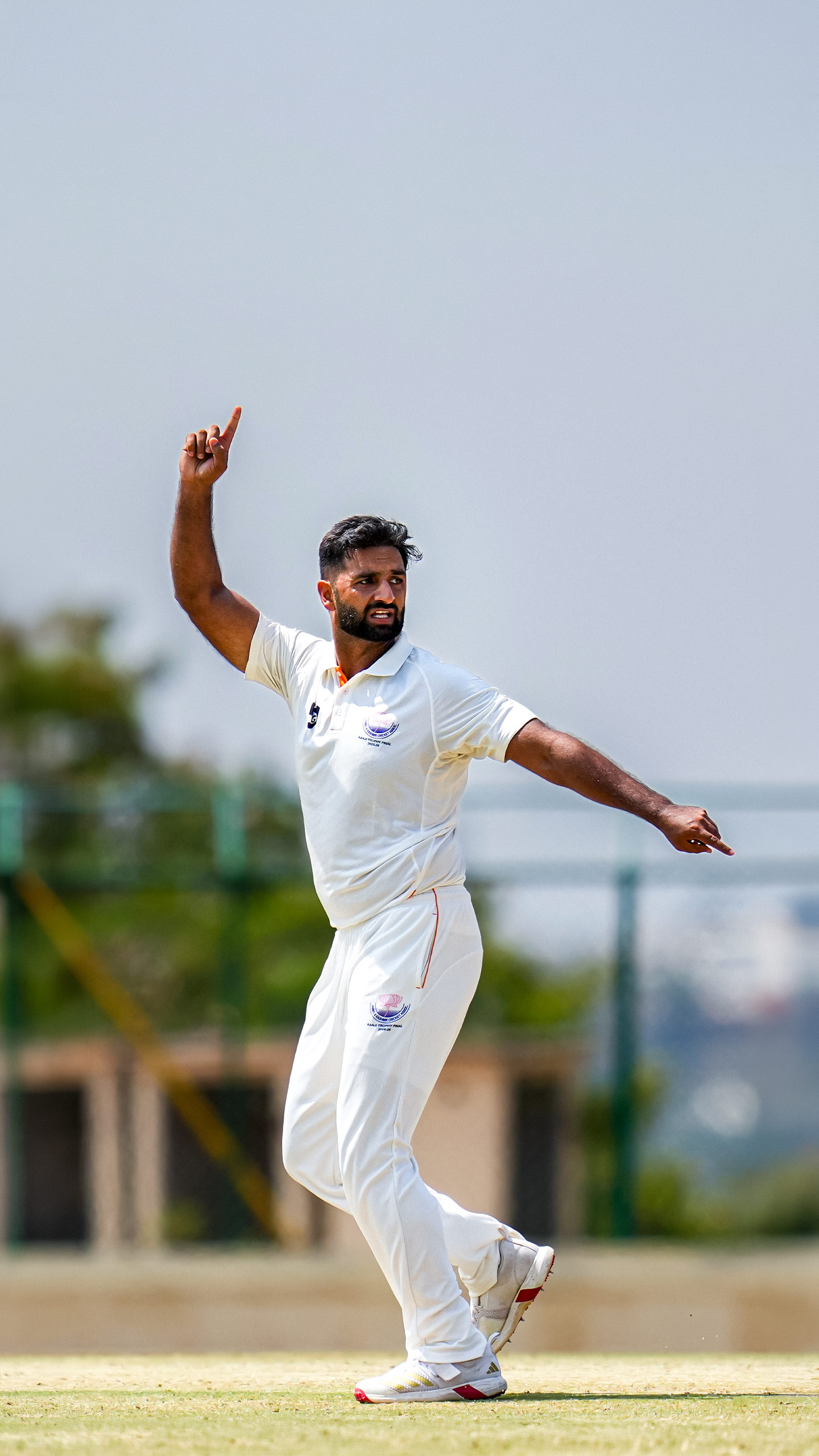 County Championship: Auqib Nabi signs short-term deal with Surrey