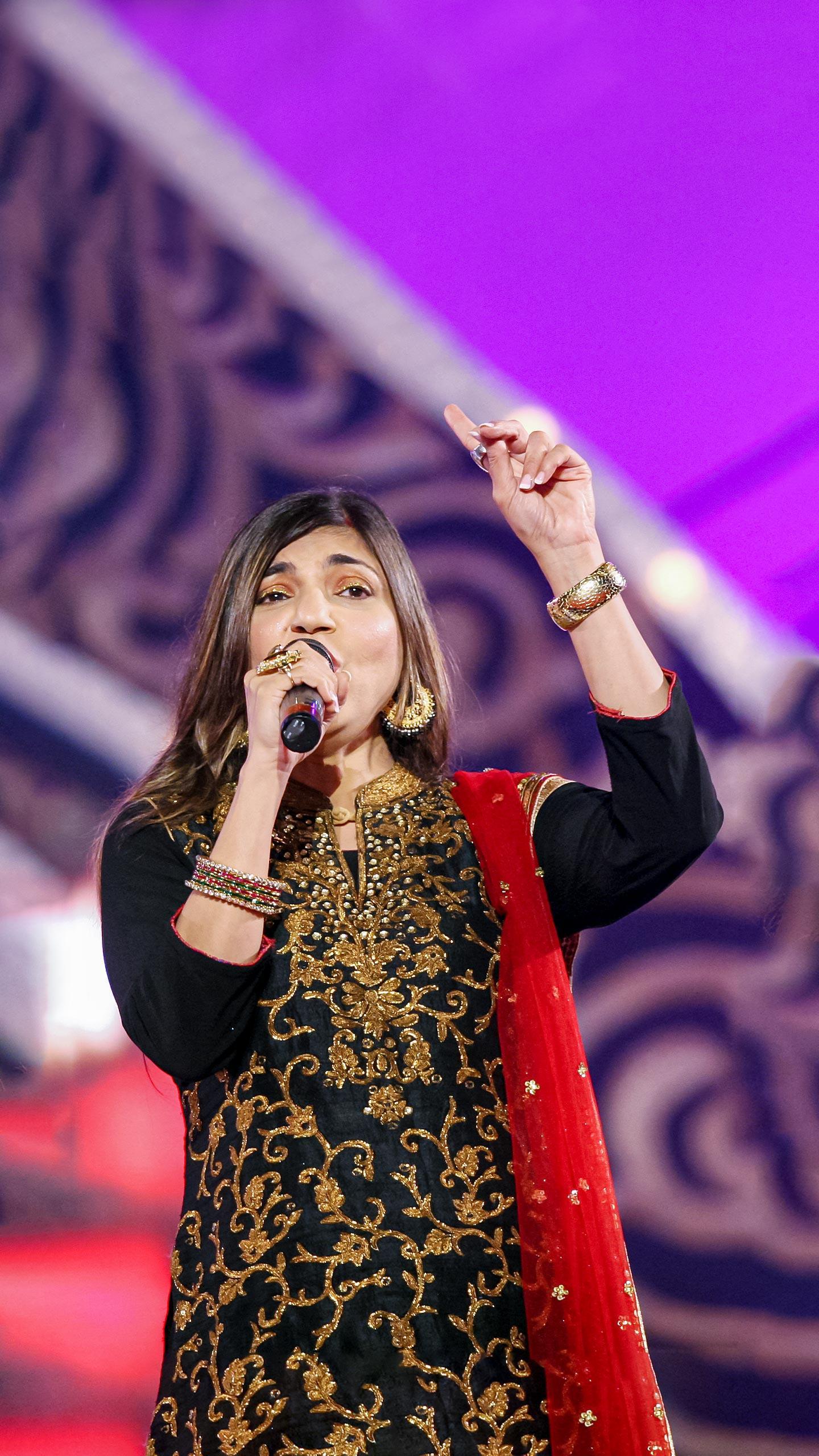 Alka Yagnik Confirms She Is Still Suffering From Rare Hearing Disorder: 'Composers Approach Me, But...'