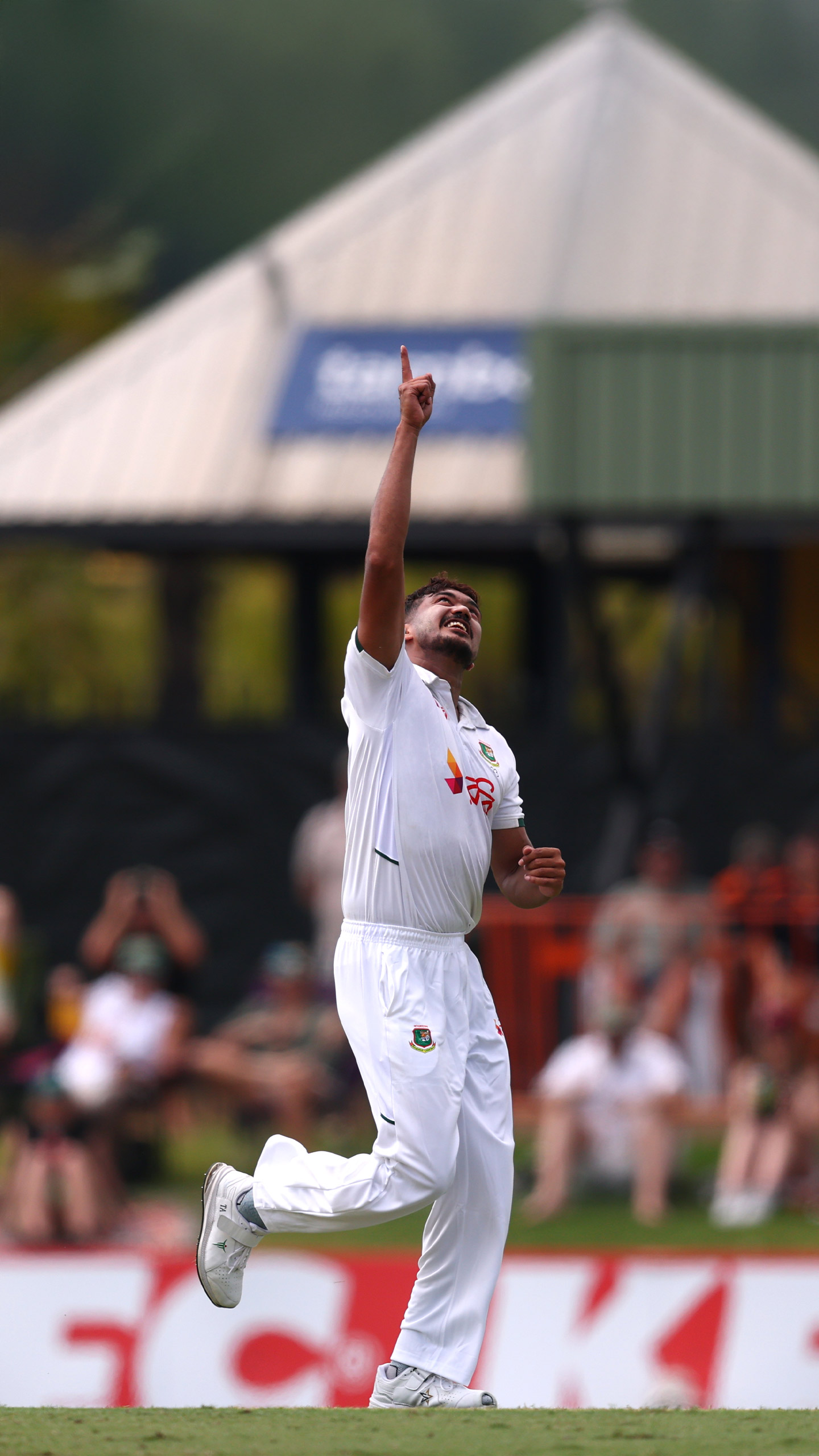 [WATCH] AUS vs BAN 2026: Taskin Ahmed pulls off one of the all-time celebrations after dismissing Cameron Green