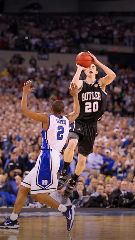 #3 Gordon Hayward's Near-Halfcourt Heave - Duke vs. Butler (2010)