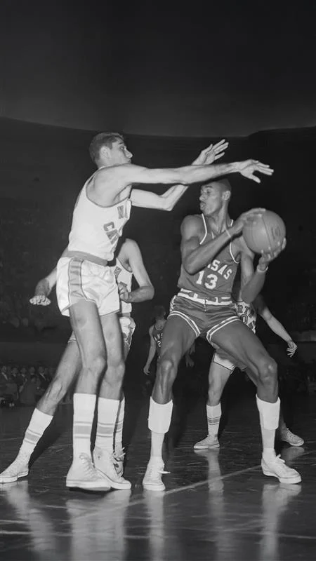 #9 Kansas' Comeback - Kansas vs. North Carolina (2022)