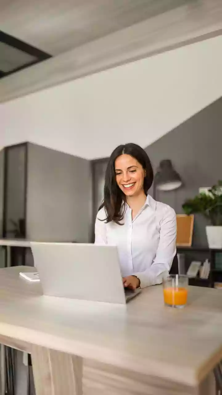 How Young Workers Create Multi-Stream Income By Blending Remote Jobs And Consulting