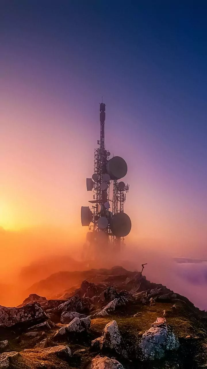 Jammu: Man climbs telecom tower after failing to get a shop in Jagti Kashmiri migrant camp