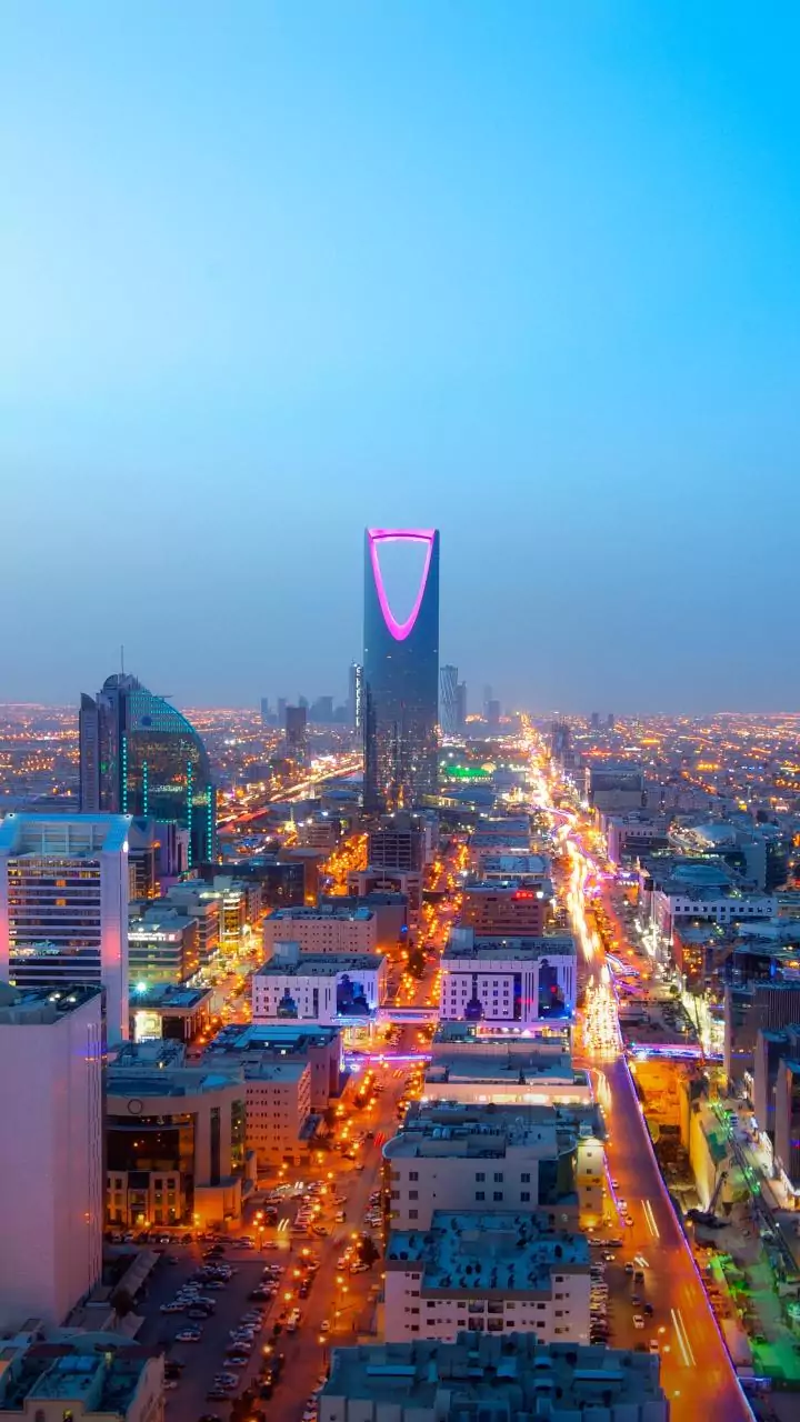 Oil slips below $115 as Saudi and Iran discuss de-escalation