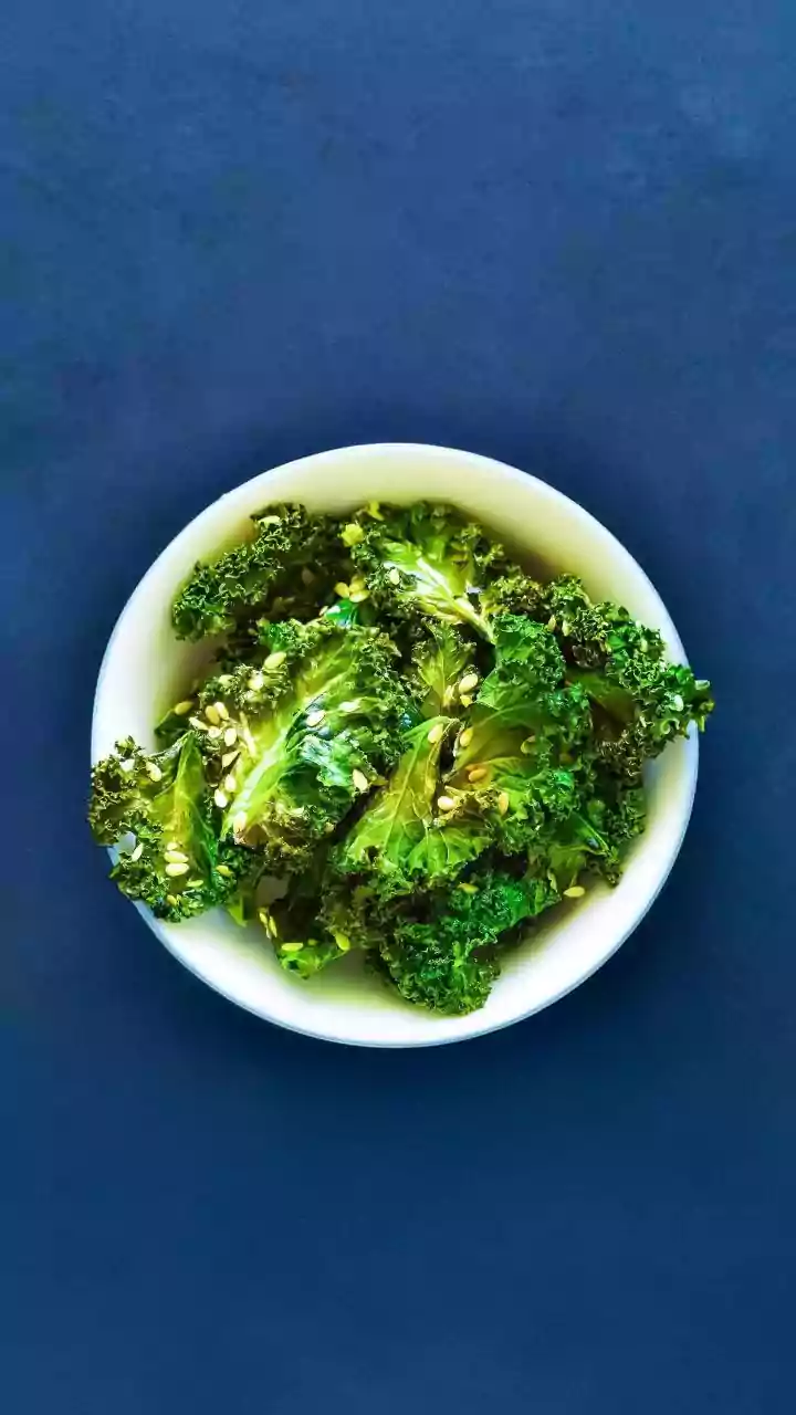 Fitness Enthusiasts Love Paprika Dusted Oven Baked Kale Chips Recipe