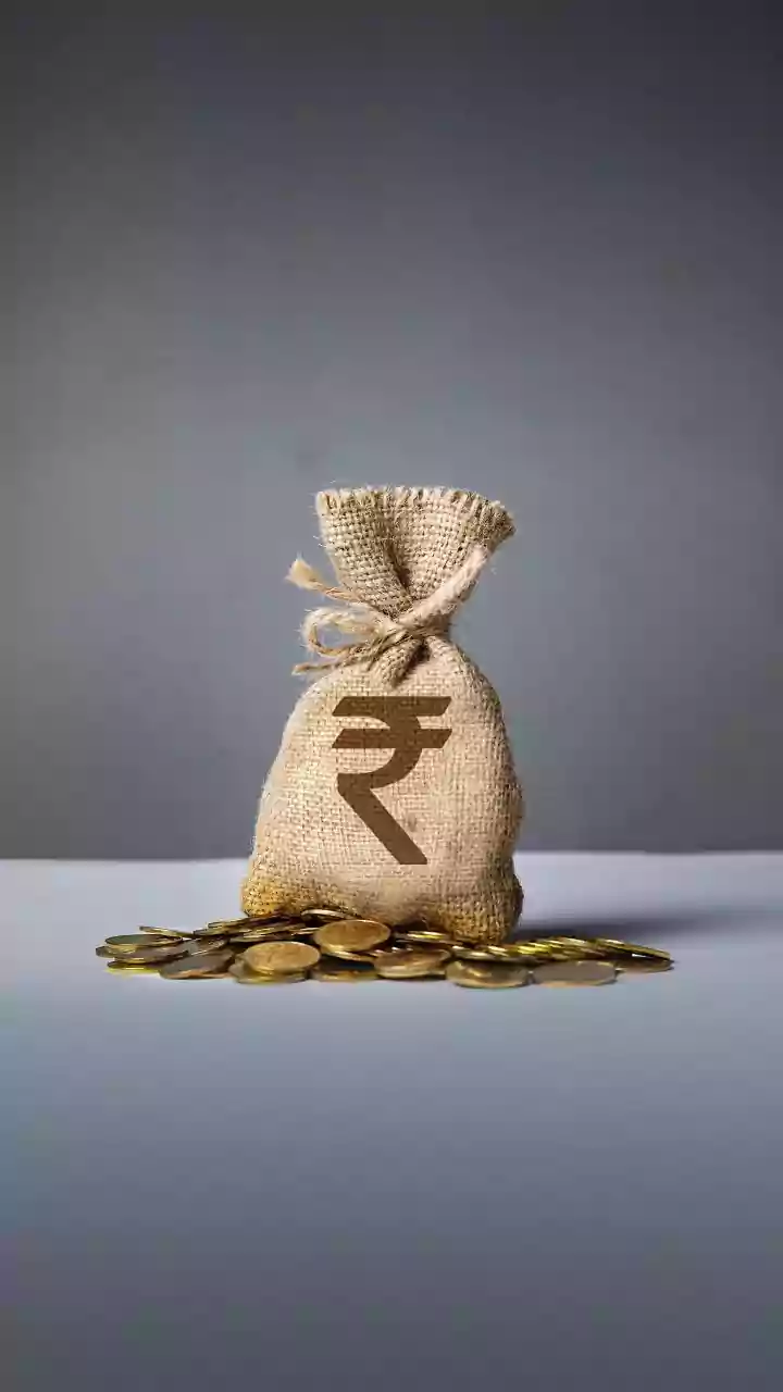 Rupee Falls 8 Paise To Close At 89.98 Against US Dollar