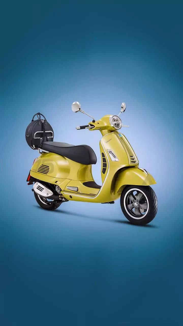 2 injured in scooter-SUV collision in central Delhi's Karol Bagh