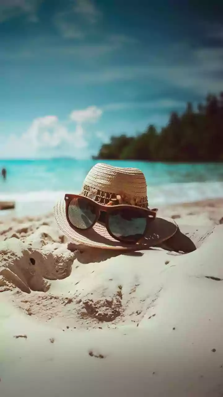 Summer 2026's Seaside Style Showdown: Coastal Grandmother vs. Beach Luxe