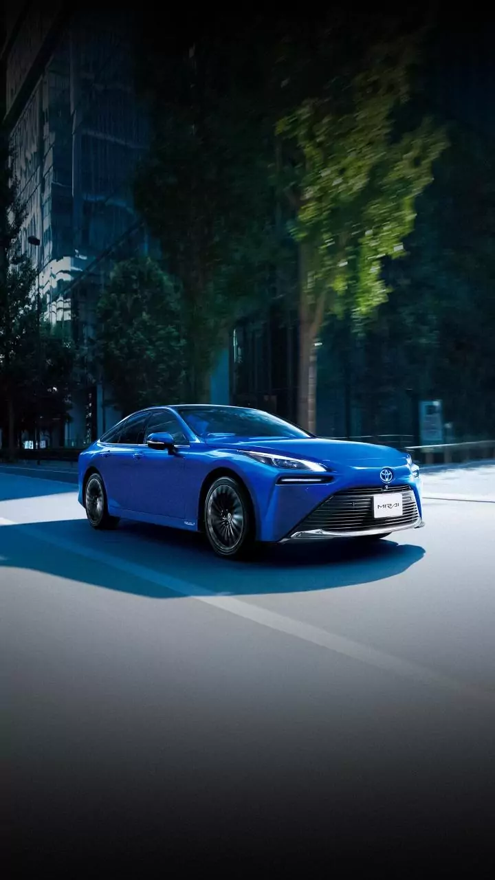 Toyota December 2025 Discounts — Big Offers On Hyryder Hybrid, Glanza, And More