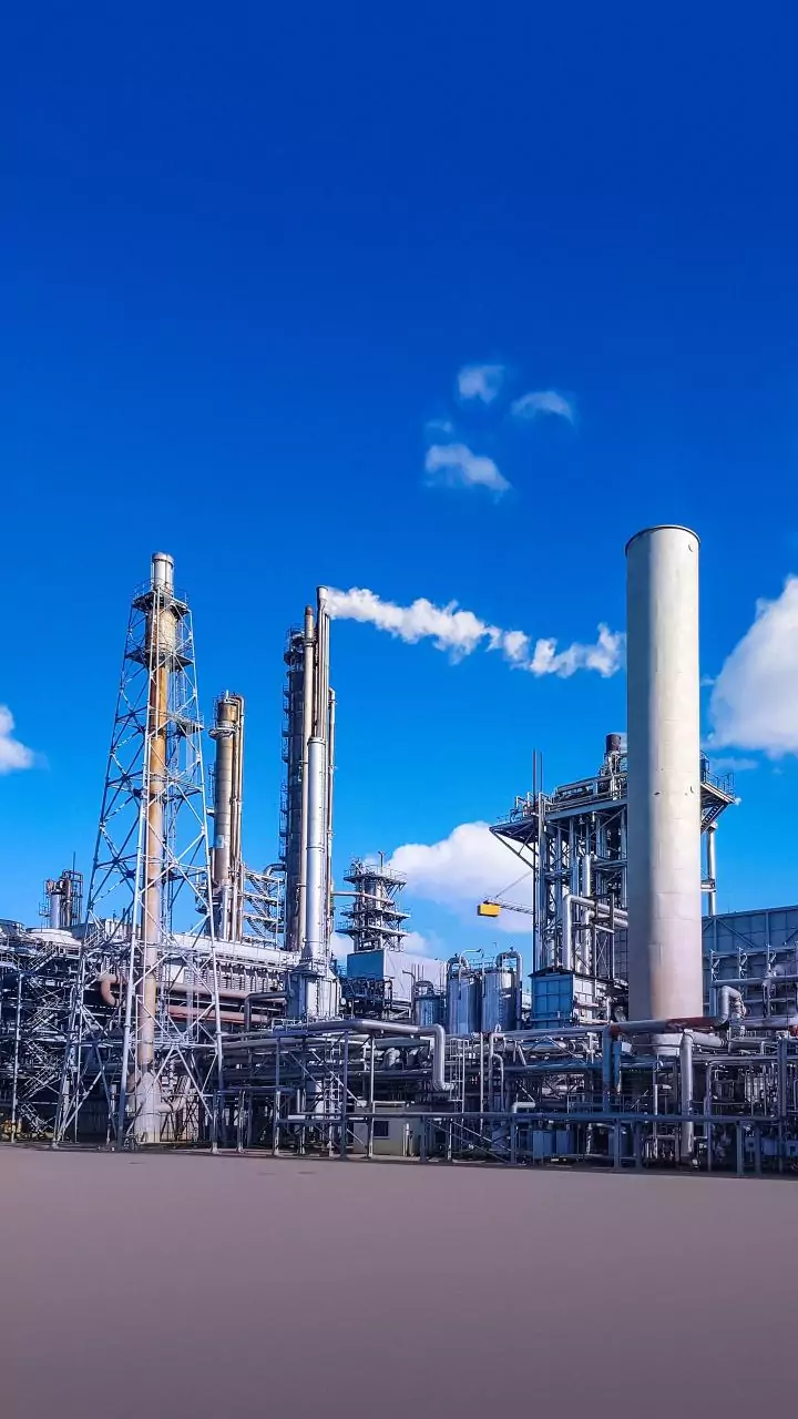 EIL to expand Africa's biggest Dangote refinery