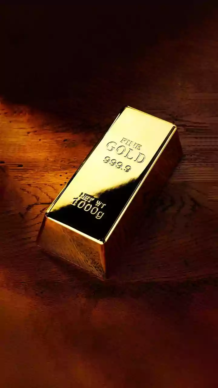 Gold Declines As Investors Book Profits, Tracking Gains From Stronger US Dollar & Lower Federal Reserve Rate Cut Expectations