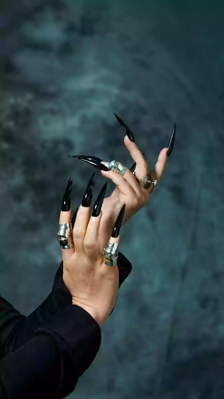 8 unhas stiletto delicadas que provam que o formato pode ser elegante