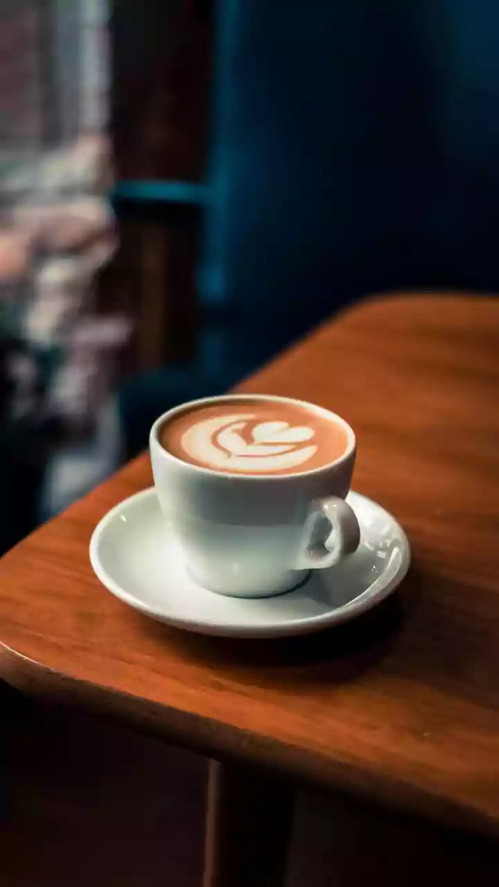 Mumbai’s Hidden Café Culture: Irani Icons, Heritage By-Lanes & Cozy Coffee Escapes Across The City