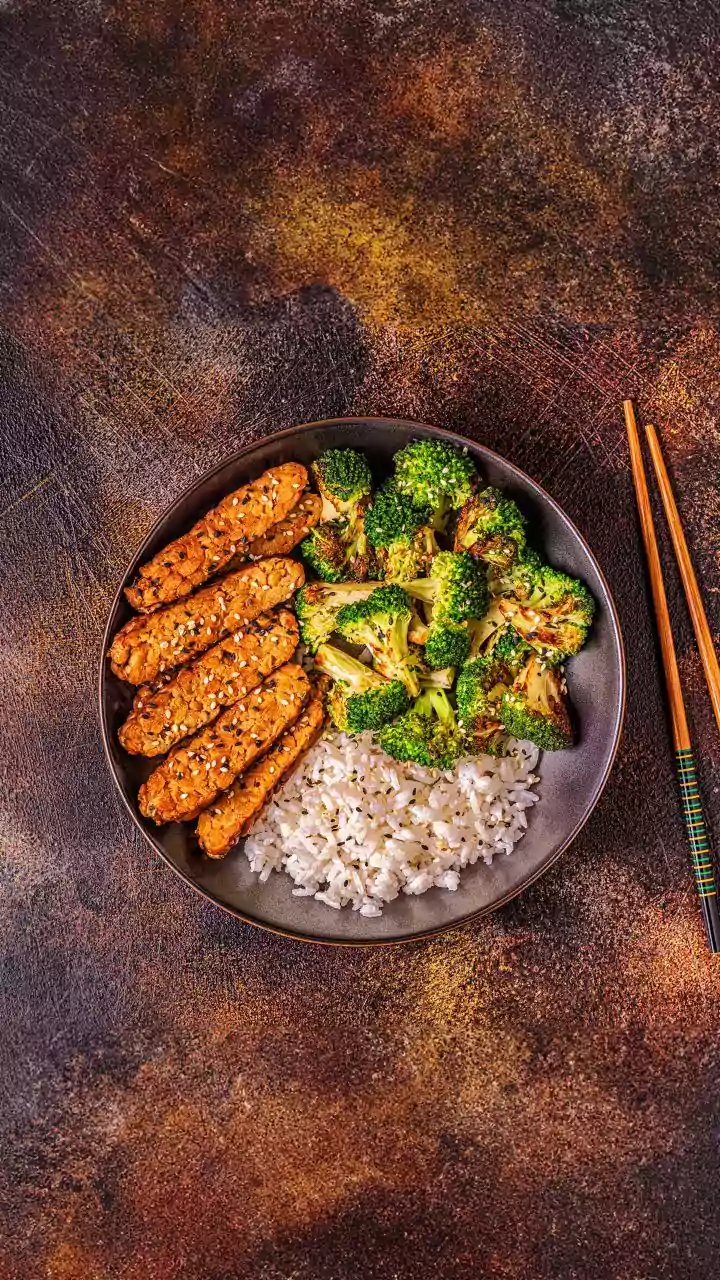 Vegetarians maximize muscle repair by pairing whole grains with legumes for balanced protein