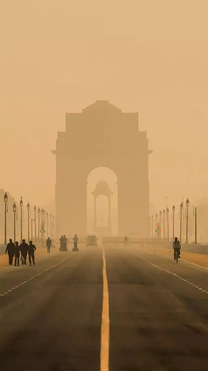 Delhi’s AQI stays in ‘very poor’ range; post-Diwali smog and low wind speed worsen air quality.