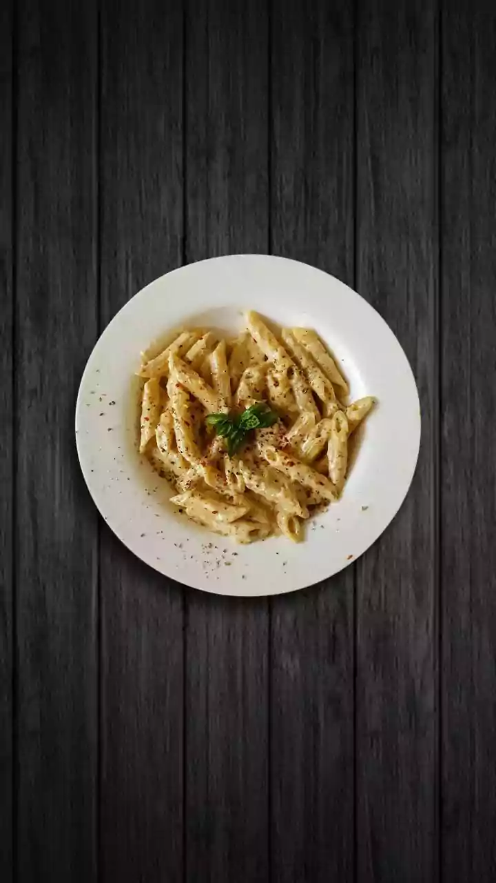 Why Garlic Cream And Fresh Lemon Squeeze Create Dreamy Sauce For Al Dente Pasta