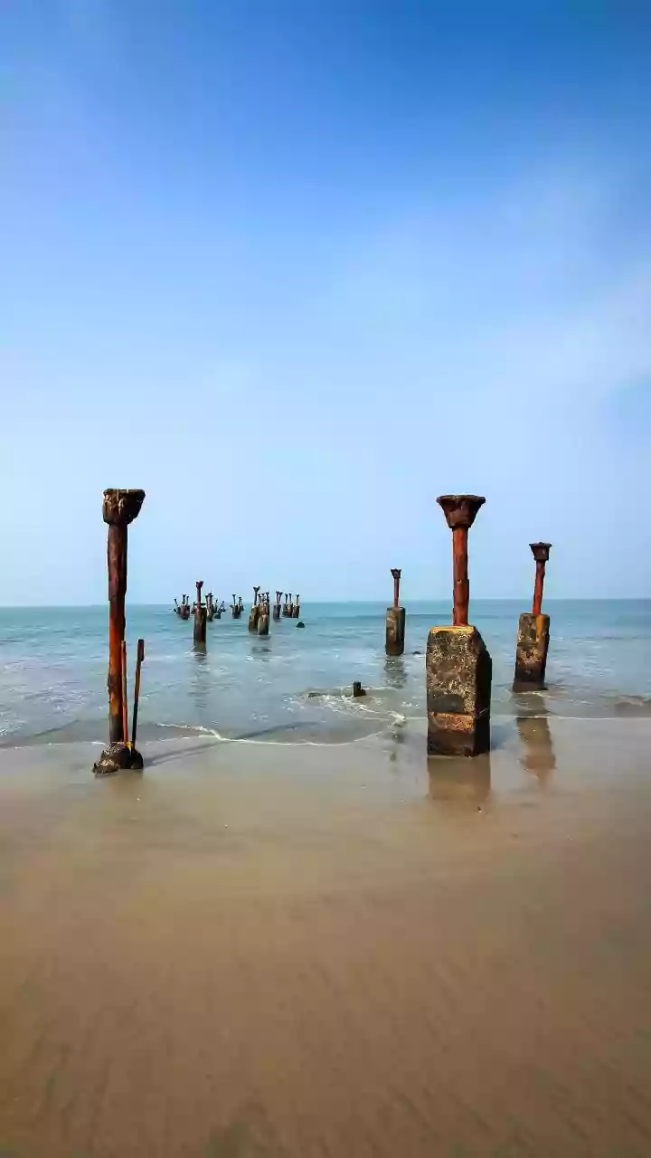 Dumas Beach: India's Eerie Black Sand Shoreline Shrouded in Mystery