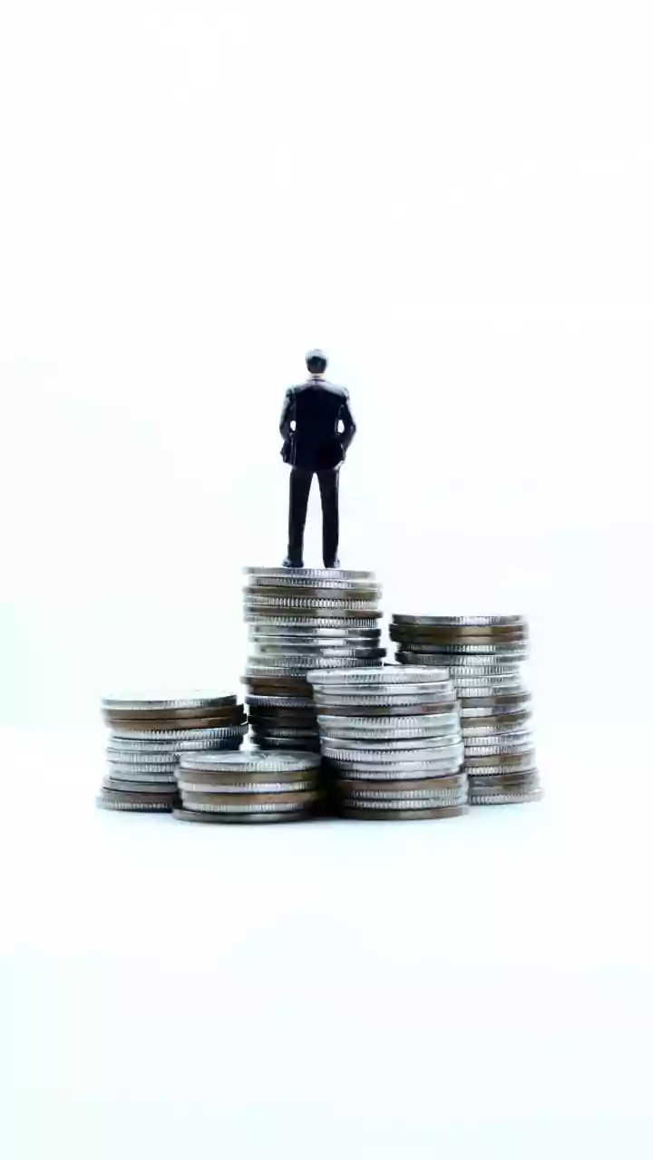 Debt funds see ₹25,693 crore net outflow in November as liquidity tightens