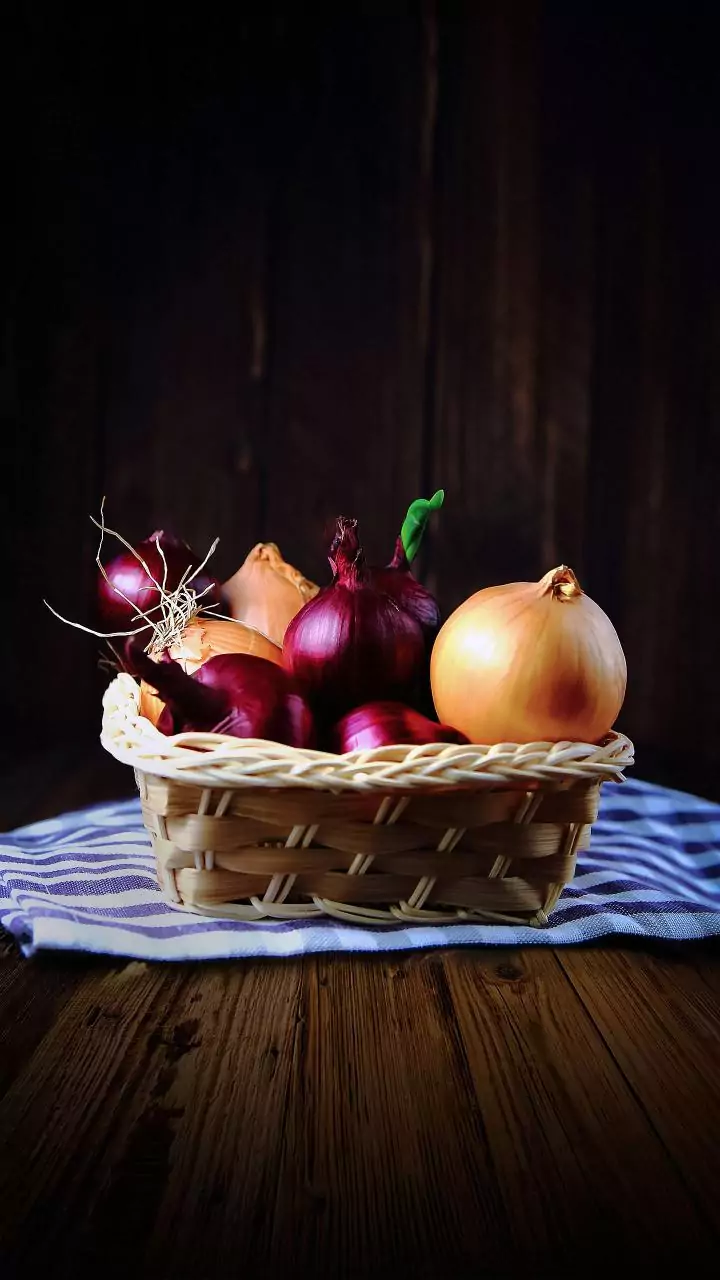 Unseasonal rains leave Maharashtra onion farmers struggling