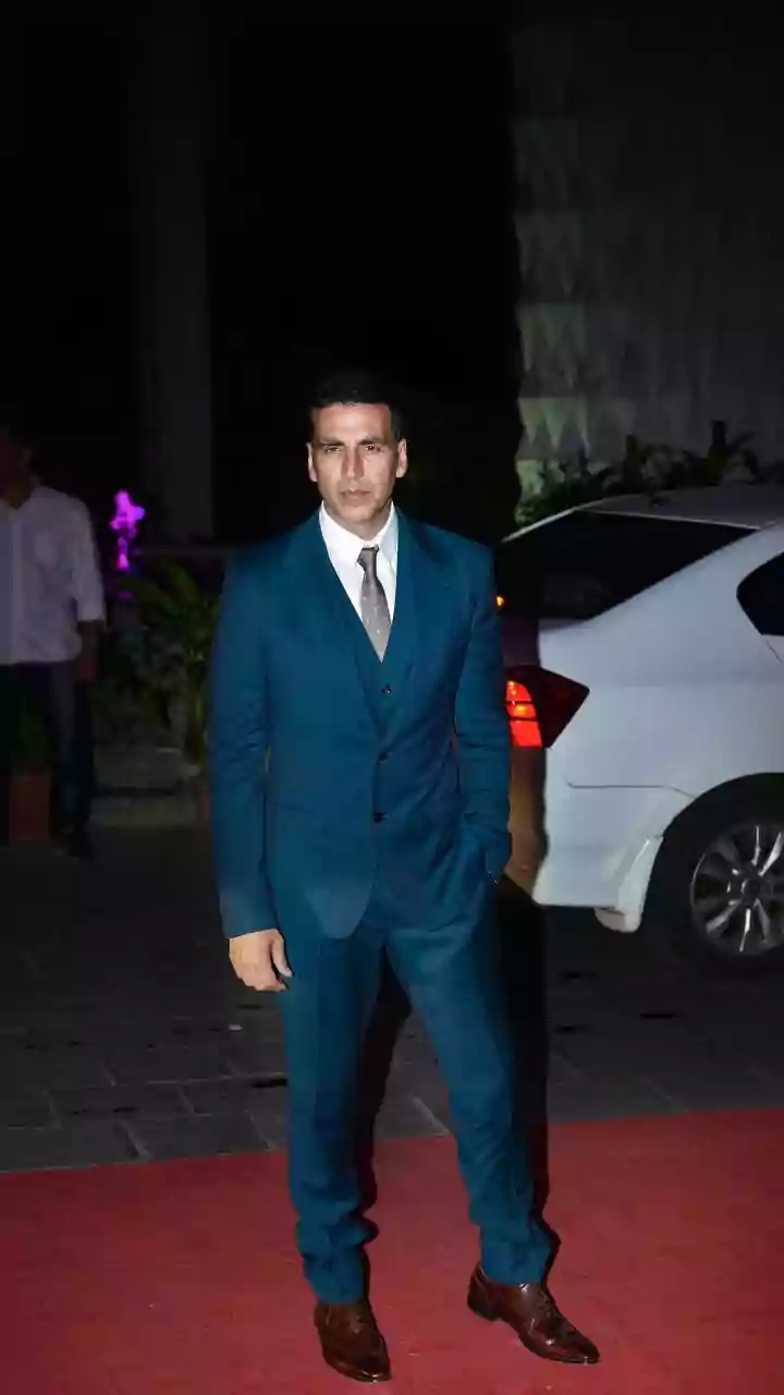 Dharma Picture Kyun Nahin Diya: Simar, Akshay Kumar's Niece, Offers a Clever Response Following Karan Johar's Compliment of 'Gorgeous'