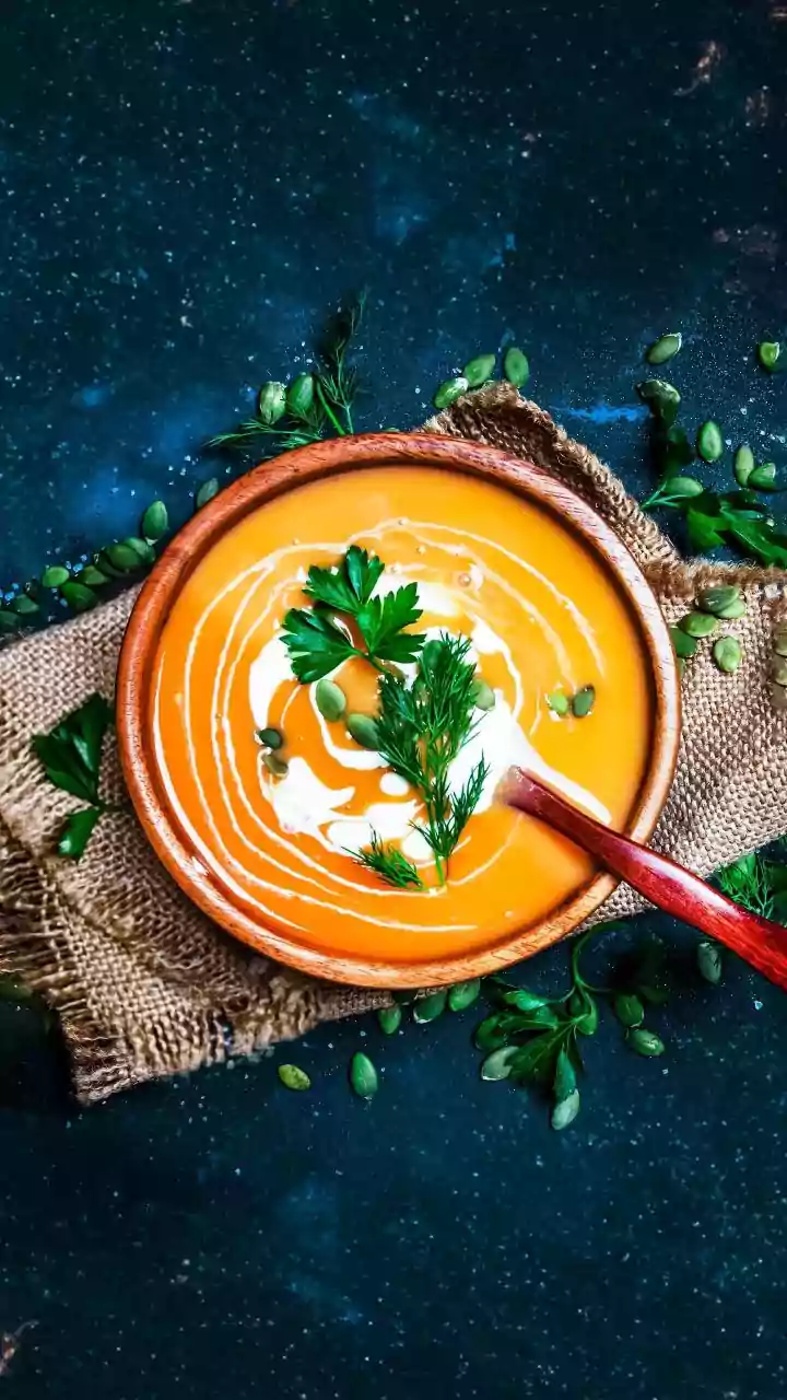 Caldo de abóbora cremoso: receita fácil e econômica para aquecer os dias frios