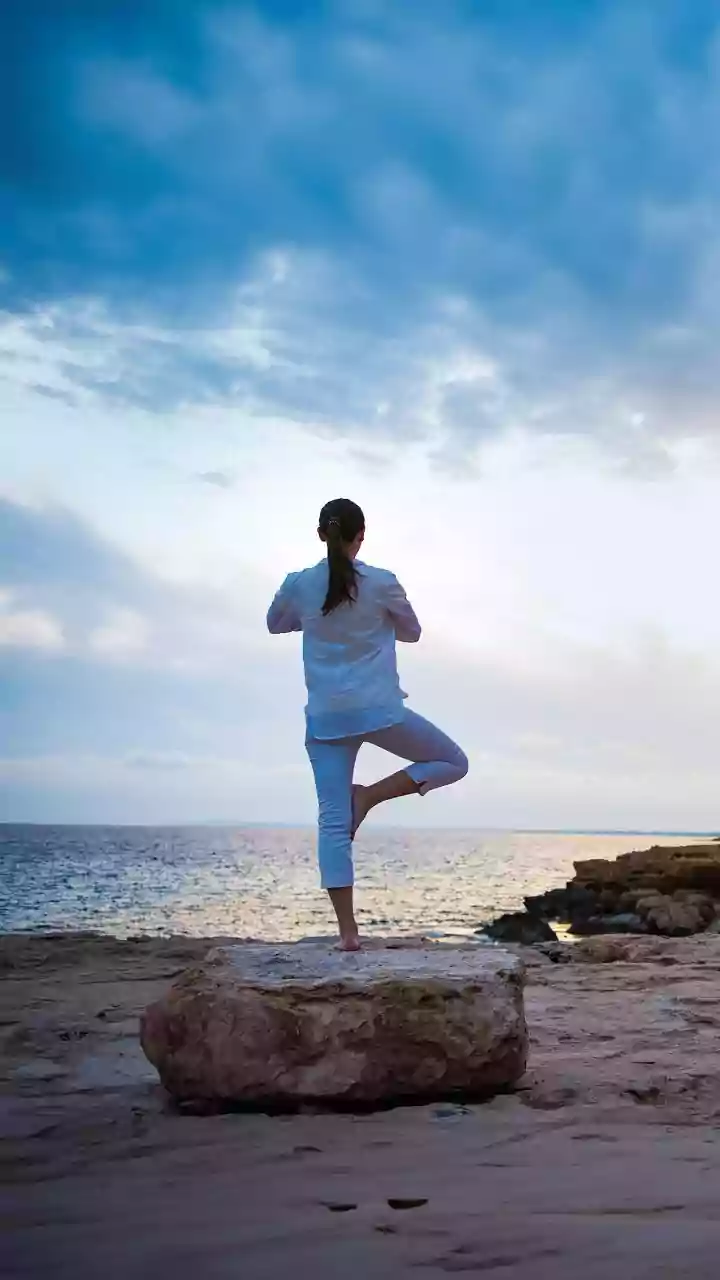 Tree Pose Variations In Yoga Guide: Building Confidence With Standing Balance