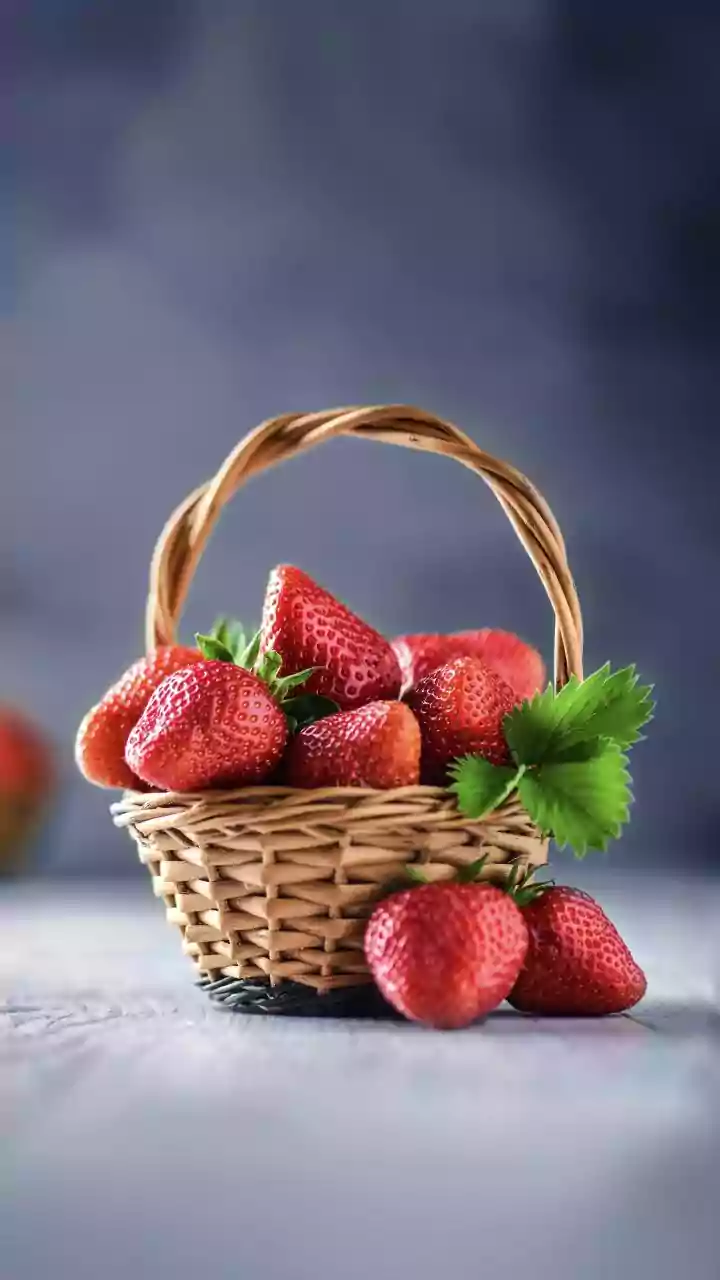 India's Strawberry Push Faces a Divide Between Large and Small Farms
