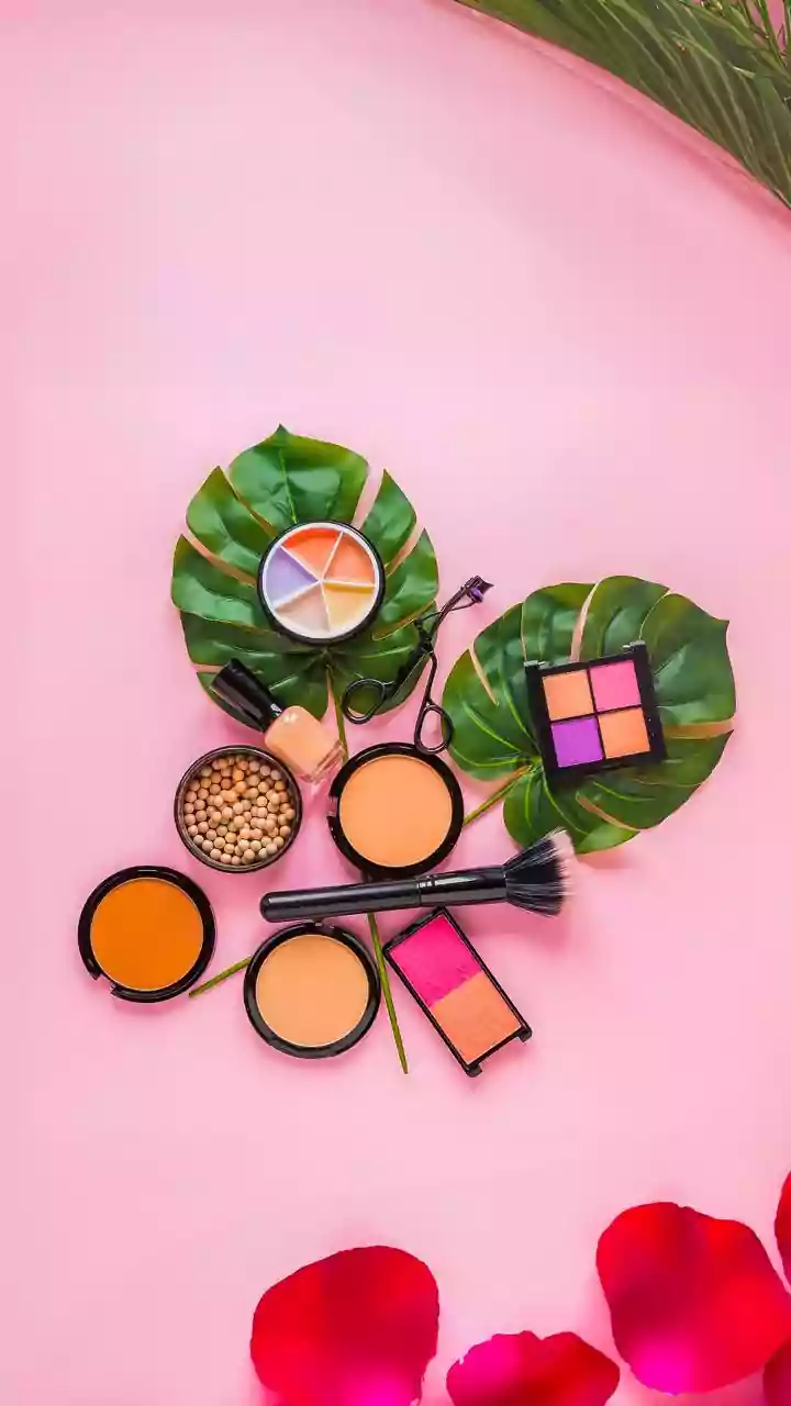 The No-Foundation Look Is Winning Gen Z Beauty