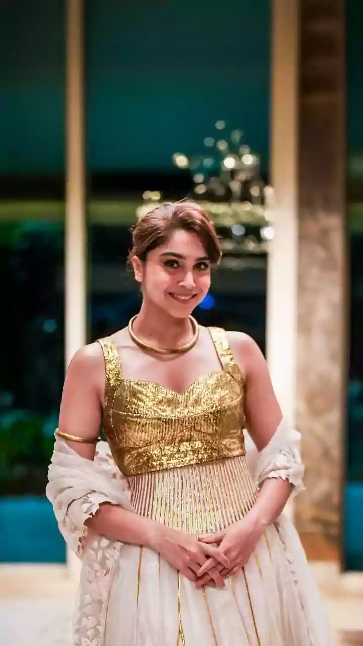 Sharvari calls dance moment with Madhuri Dixit 'surreal'