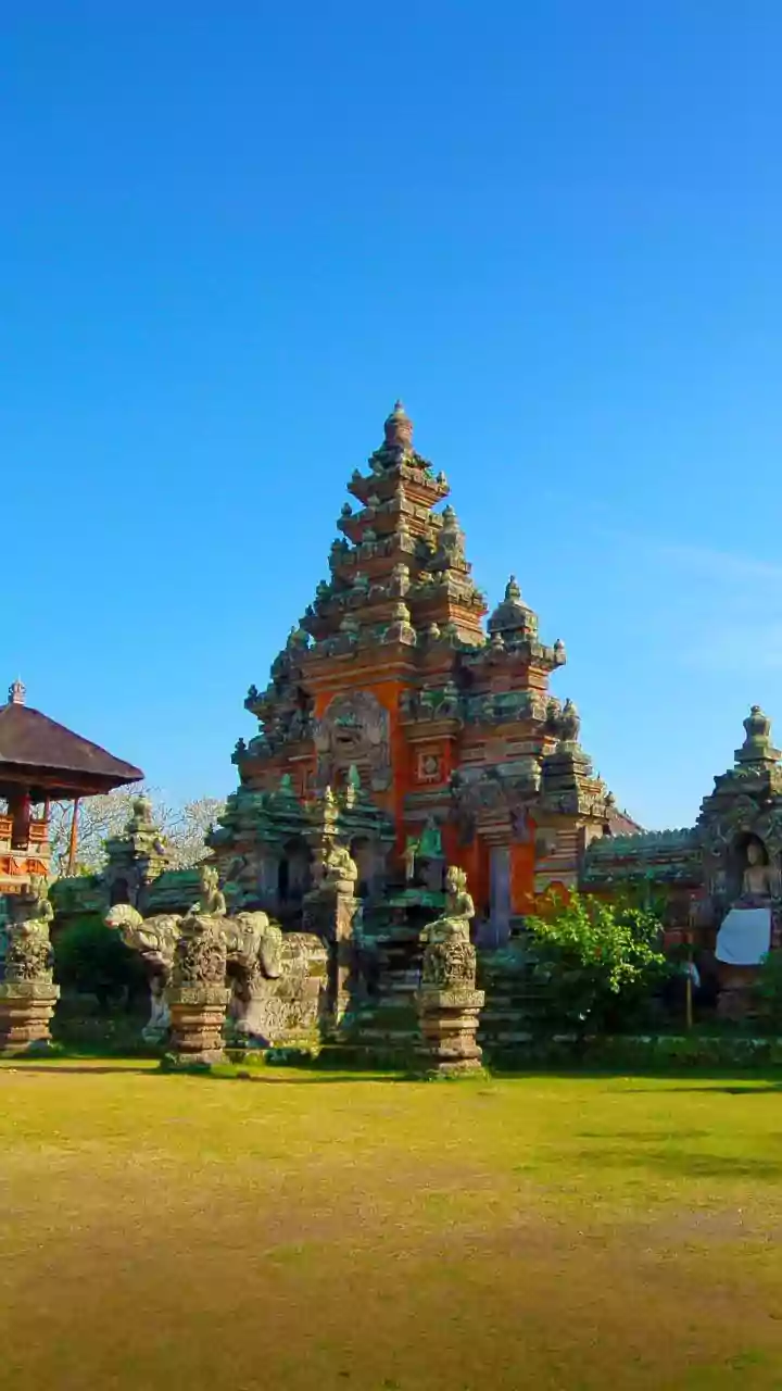 How Young Indian Solo Travellers Experience Bali Attractions On Minimal Budgets