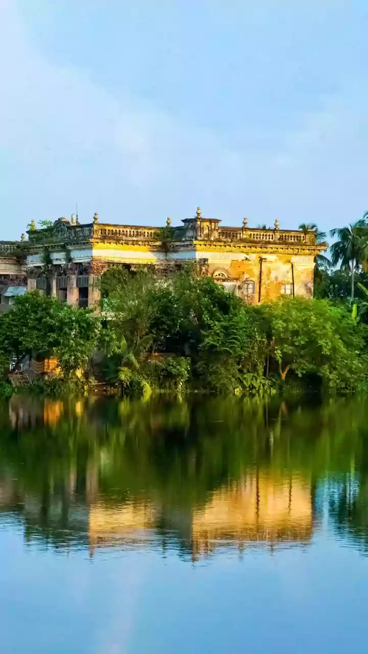 Why Short Heritage Getaways To Bishnupur And Murshidabad Are Trending Among Kolkata Youth