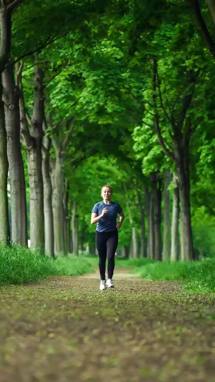 Post-Meal Strolls Lower Blood Sugar Levels And Aid Active Muscle Soreness Recovery