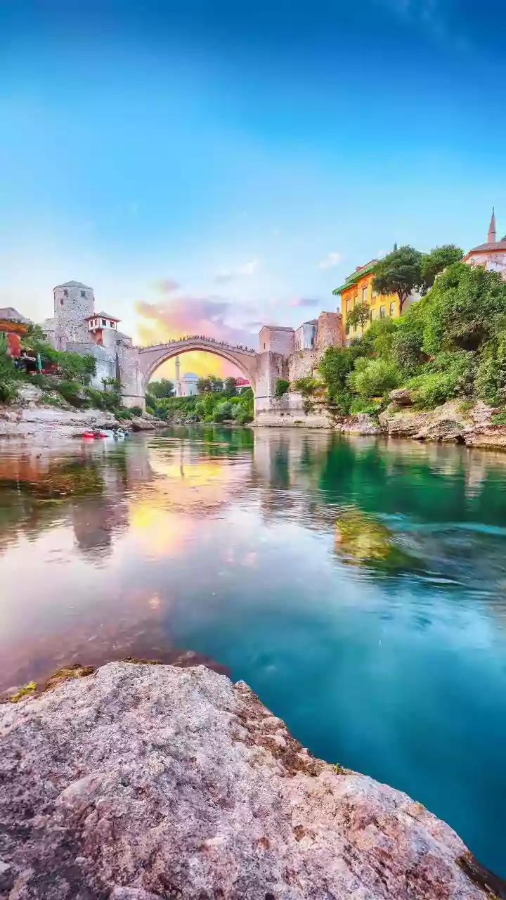 Two hospital deaths raise toll from retirement home fire in Bosnia to 13