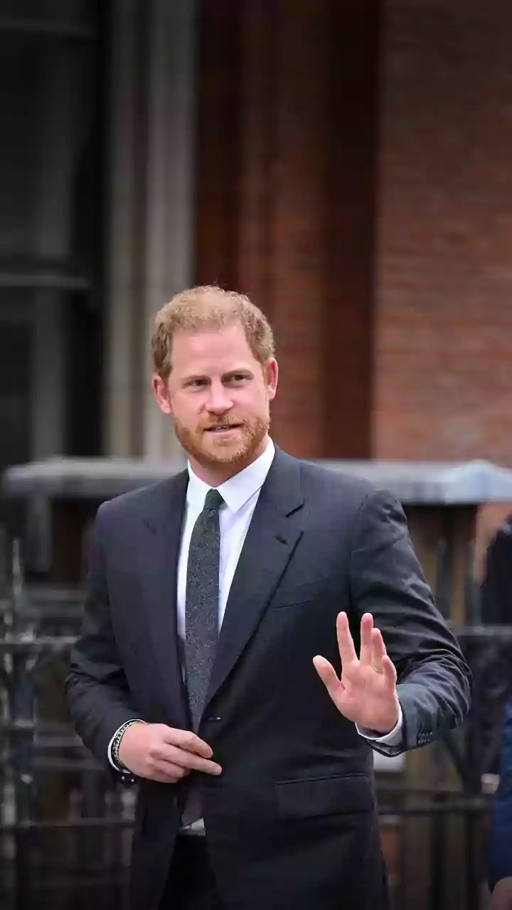 Prince Harry backs Elizabeth Hurley in Daily Mail court fight