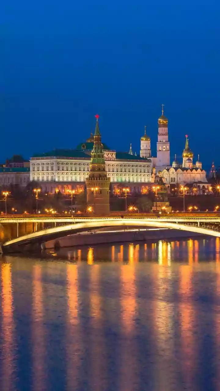 Russia strongly criticises US threats to strike Iran