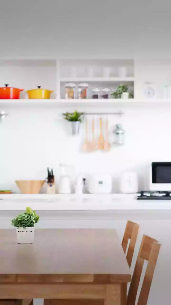 How Urban Diners Avoid Food Safety Hazards By Embracing Transparent Open-Kitchen Spaces