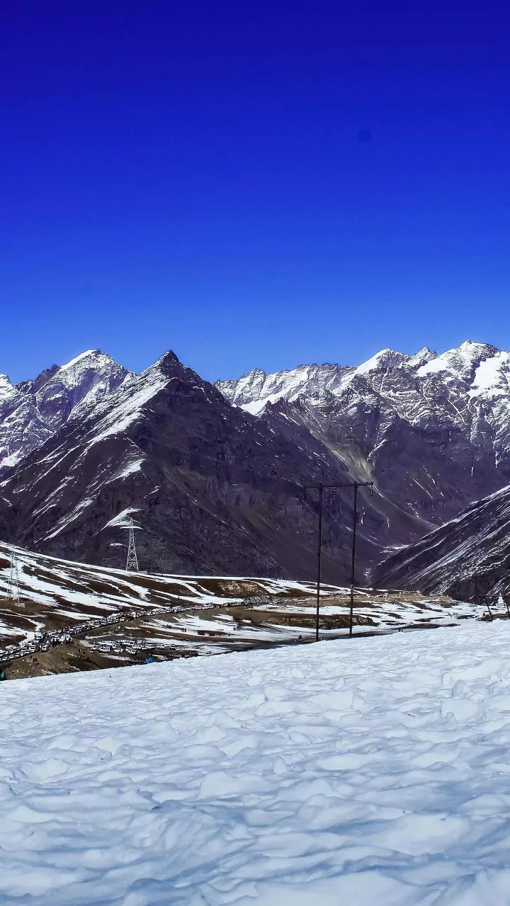Where Drivers Can Experience Scenic Snow-Lined Mountain Roads Across Himachal Pradesh
