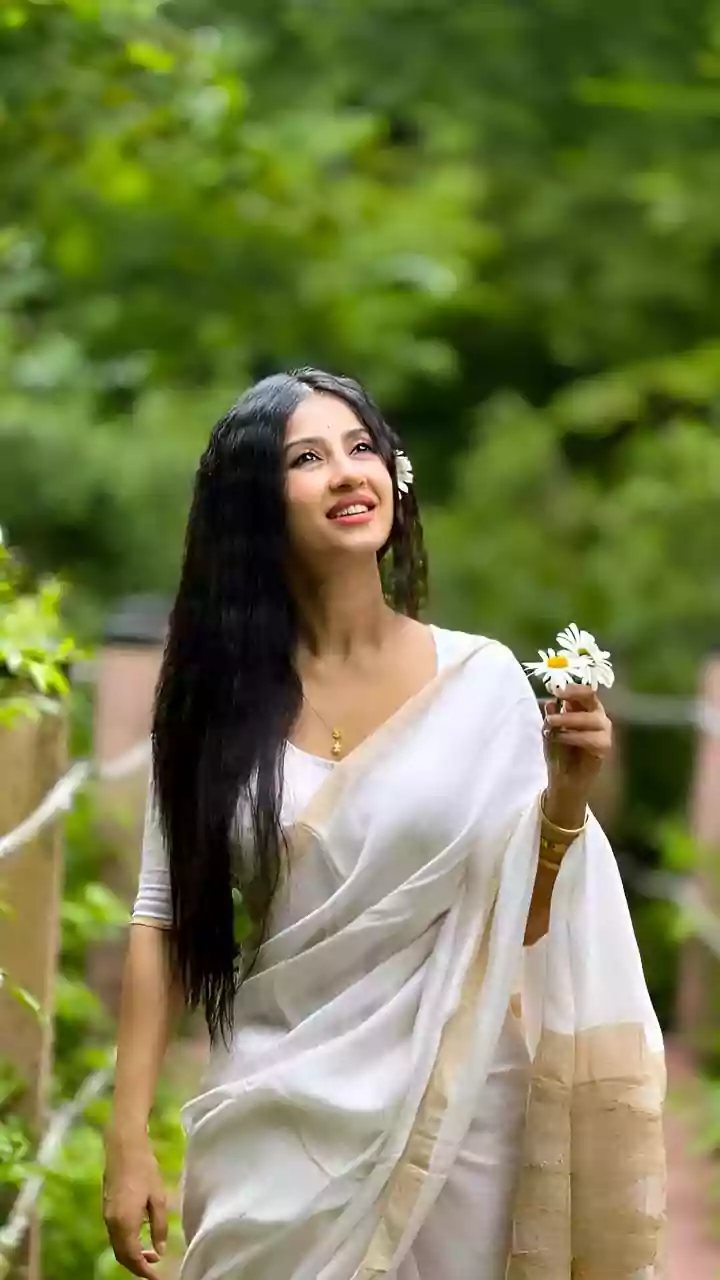 When Is Basant Panchami 2026? Find Out the Date and Lyrics of Saraswati Vandana