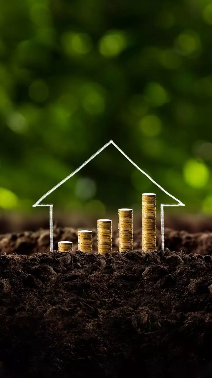 Mumbai vs Delhi Real Estate in 2026: Price Trends, ROI, and Rental Yields