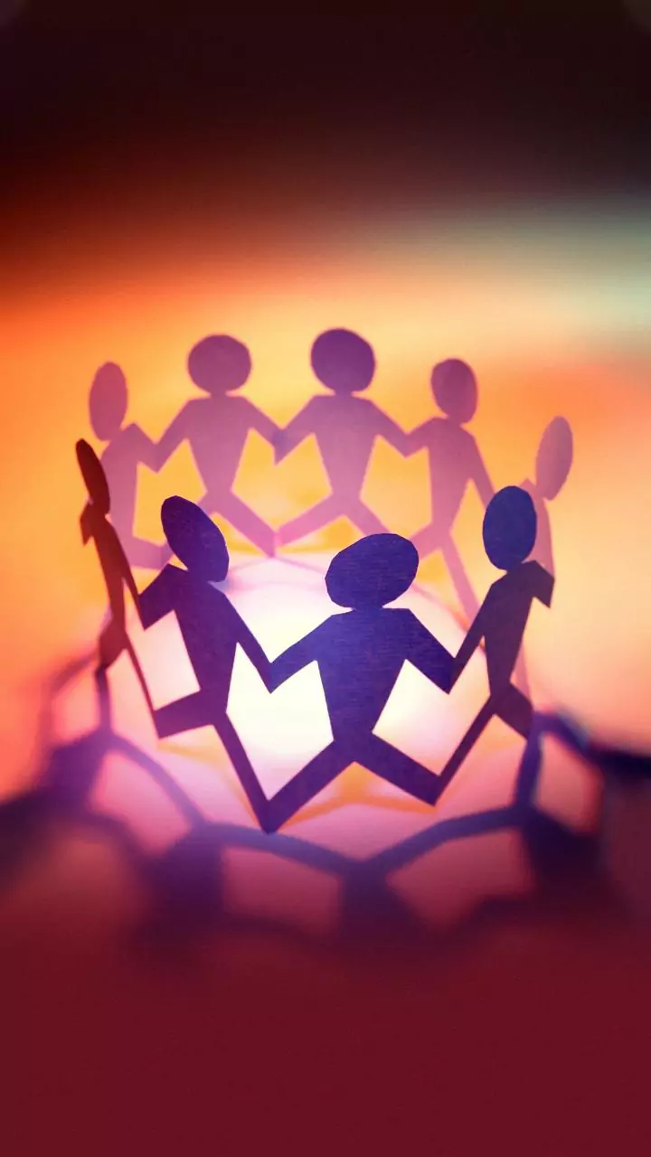 Bangladeshi traders form human chain to seek justice for slain Hindu businessman