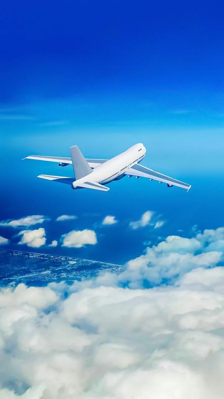 Trump's Air Force One flying to Davos returns due to 'minor electrical' glitch