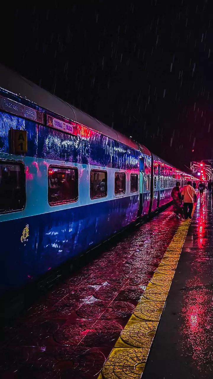 Over 1,600 passengers travel on two special Katra – New Delhi trains