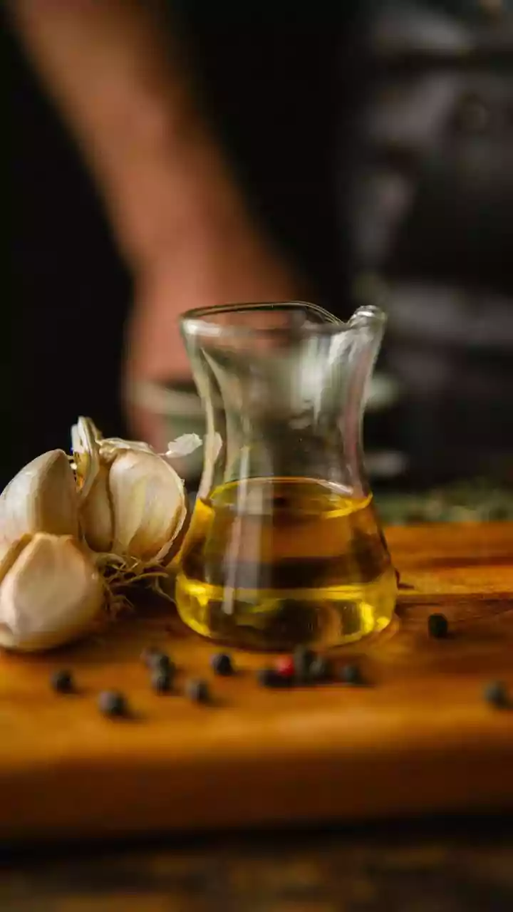 Garlic for Hair Fall: Unpacking the Power of Oil vs. Juice for Stronger Strands