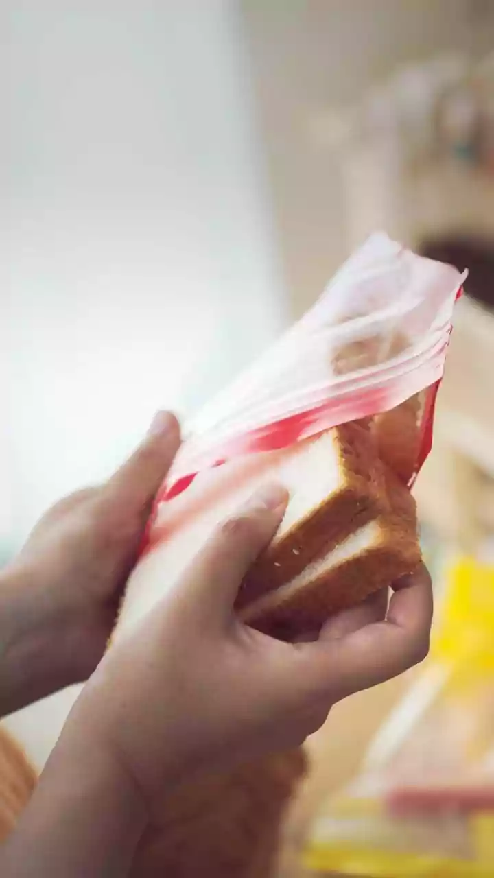 Congelar pão ajuda a preservar nutrientes, afirma nutricionista