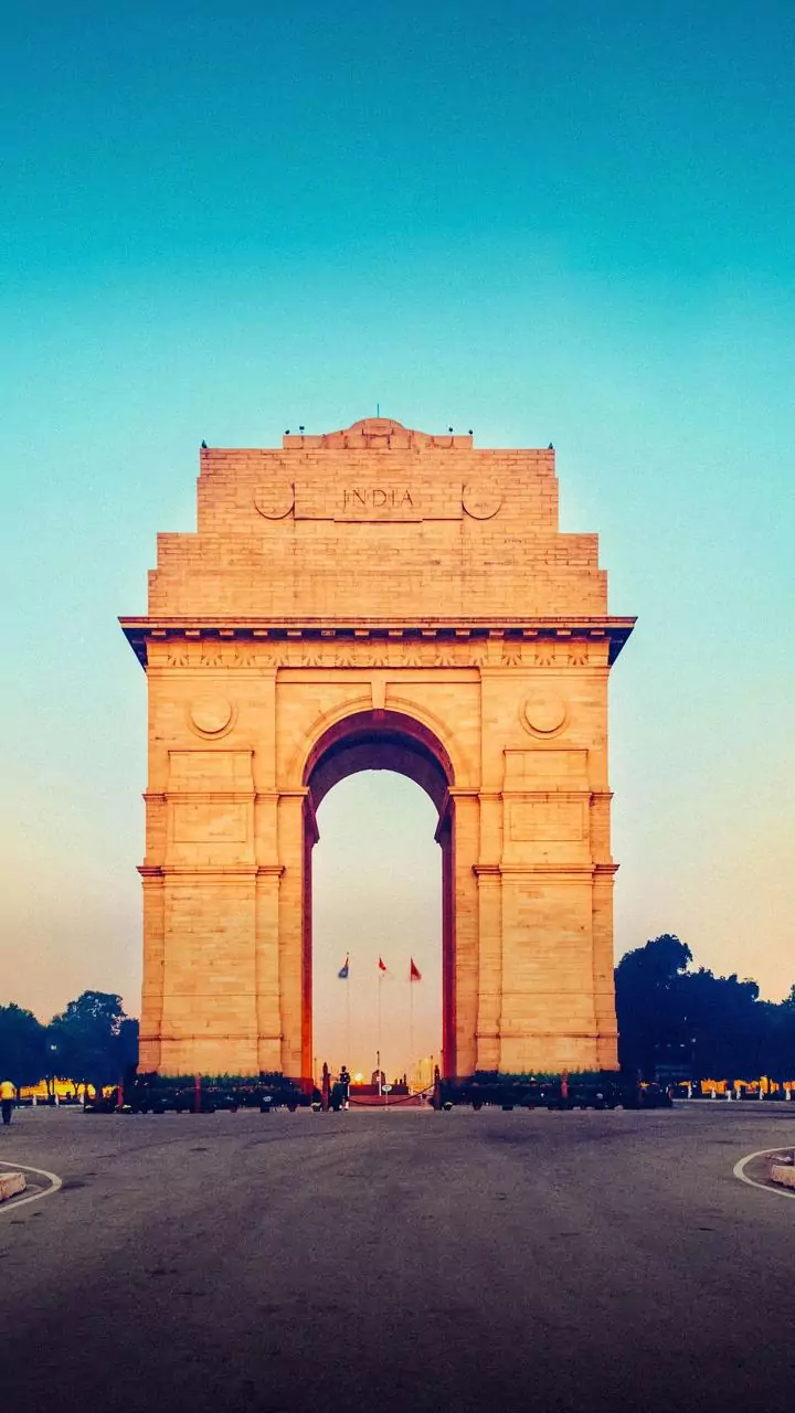 IMD reports colder nights in Delhi as clear skies and Himalayan winds push temperatures below normal