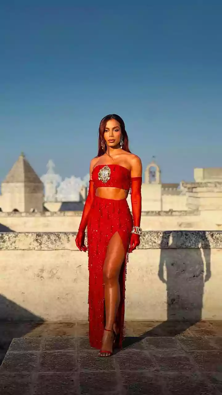 Escalada para abertura da Copa do Mundo, Anitta alfineta: 'Tirando onda sem tigrinho'