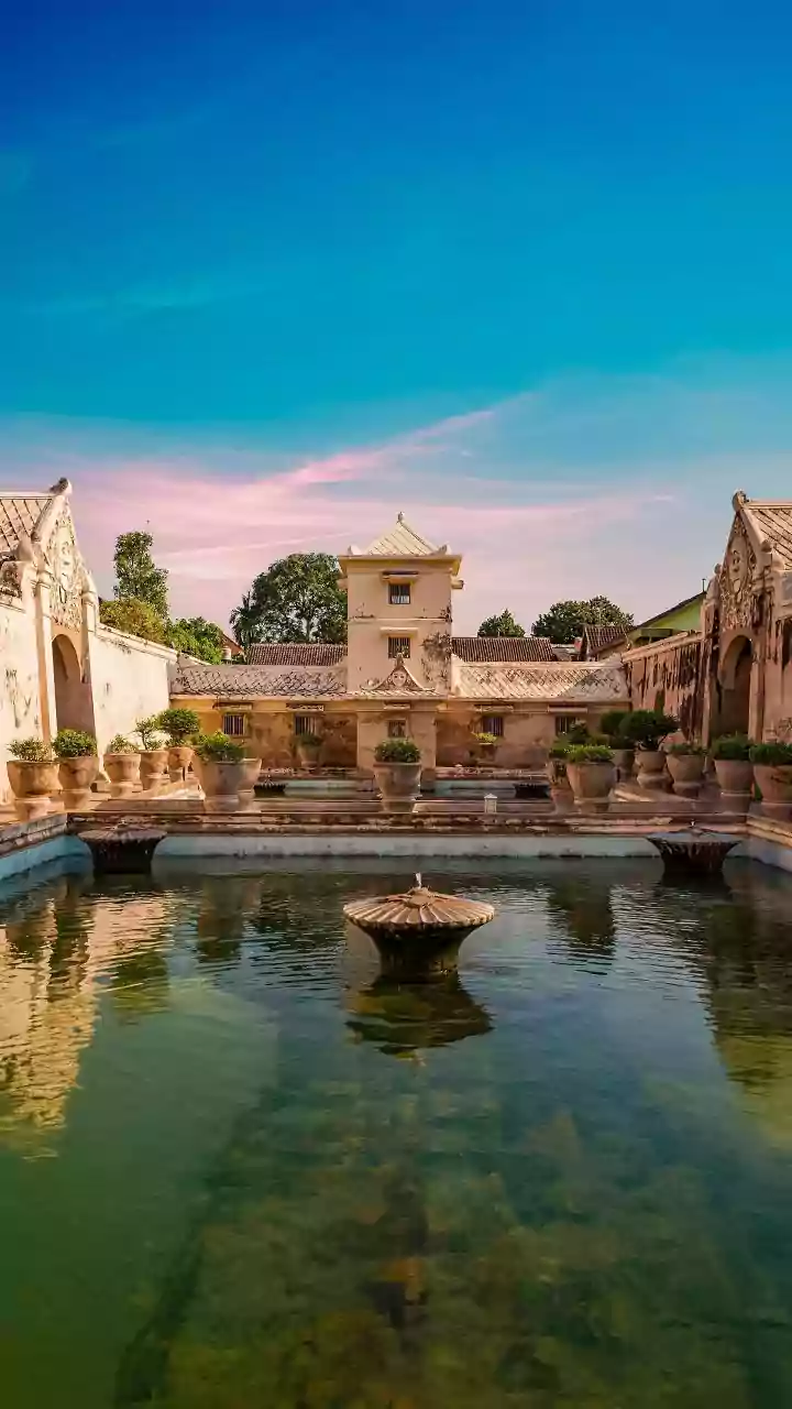Restored Painted Havelis In Shekhawati Offer Art Lovers Serene Off-Peak Cultural Vacation Options